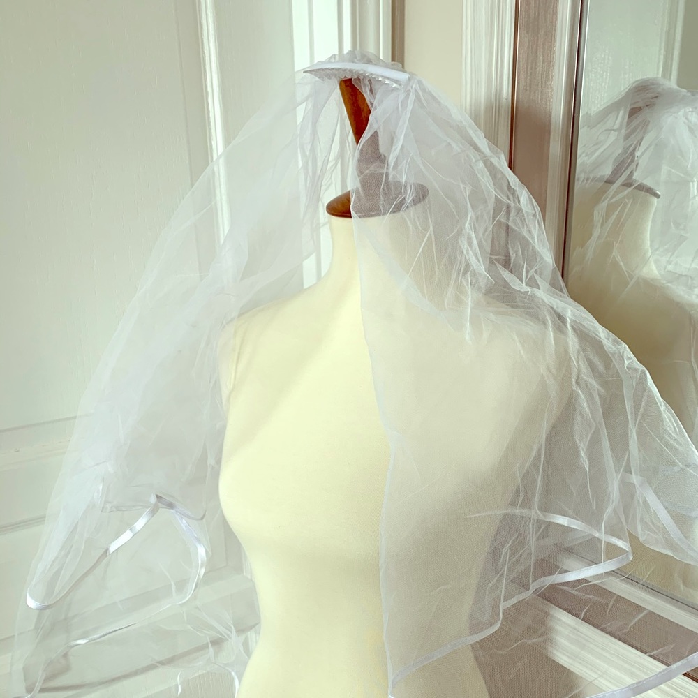 Double tier bridal veil with satin ribbon